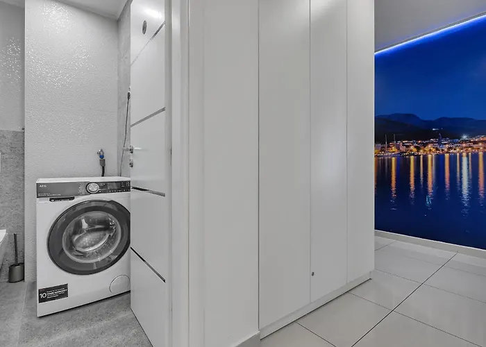 San Marino * מאקרסקה